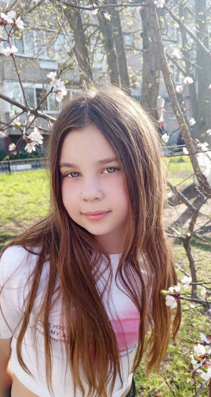 Симонова Ксения, ученица 3 класса школы № 5 г. Шебекино, выполнила нормативы ВФСК ГТО на золотой знак отличия..
